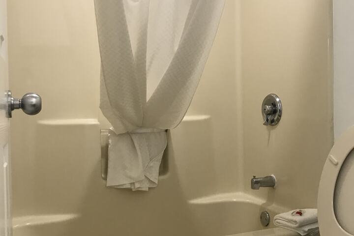 Room 9 of 17