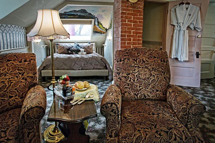 Room 30 of 59
