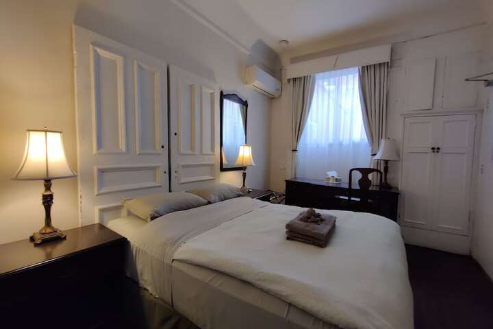 Room 21 of 30