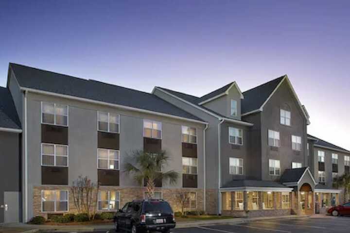 Hotel 2 of 49