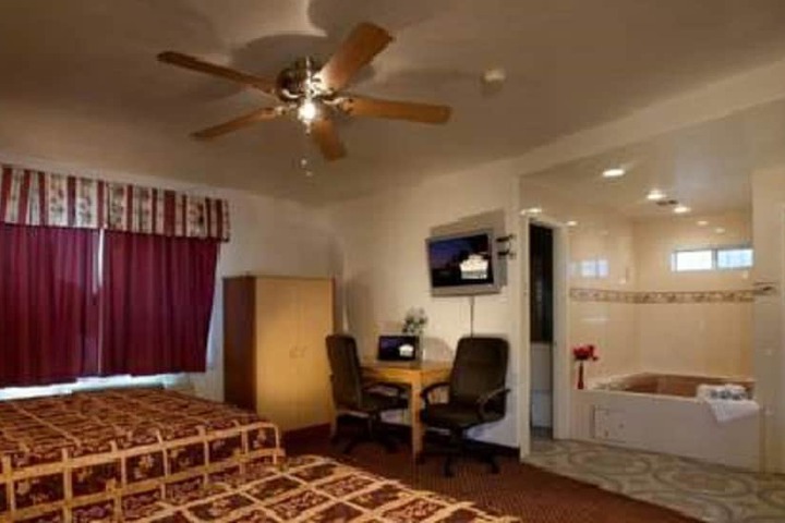 Room 33 of 52