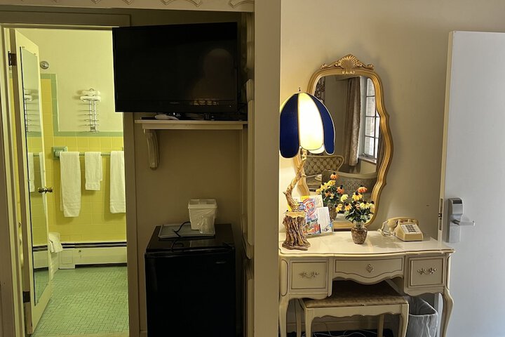 Room 30 of 111