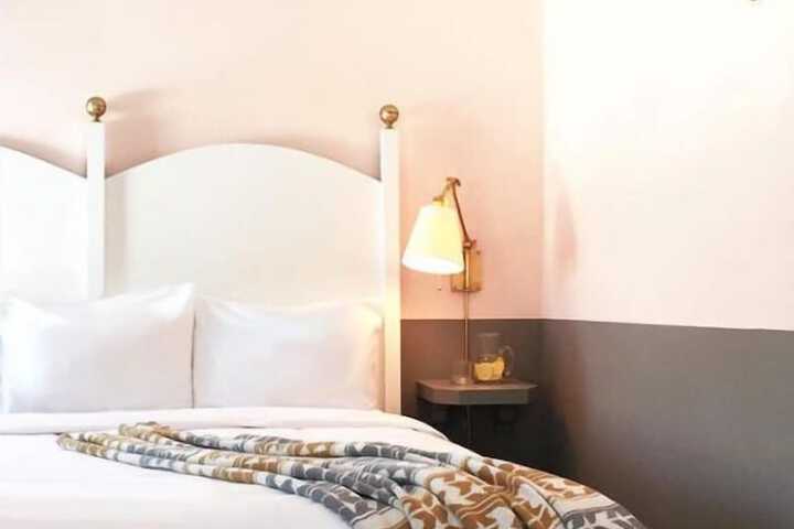 Room 14 of 33