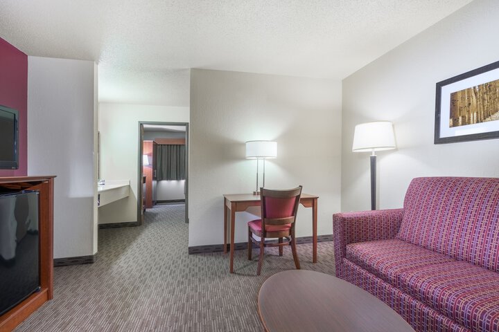 Room 10 of 31