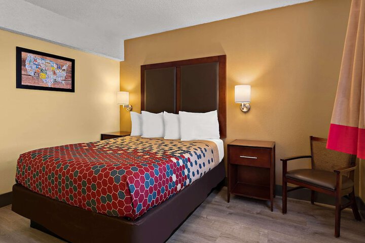 Room 33 of 50