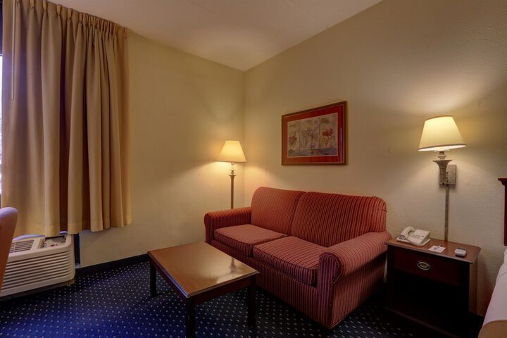 Room 14 of 37