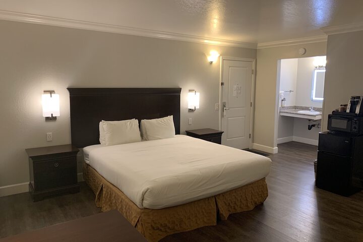 Room 21 of 40