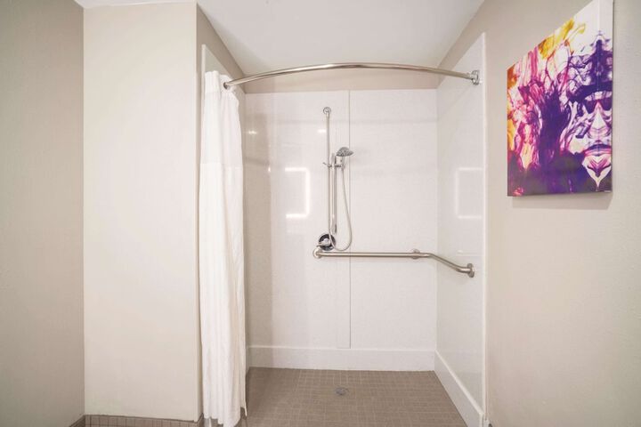Room 15 of 36