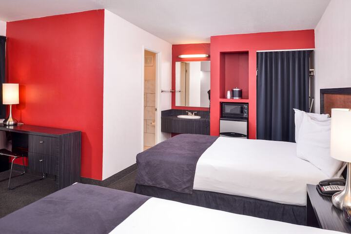 Room 19 of 48