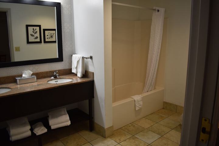 Room 32 of 105