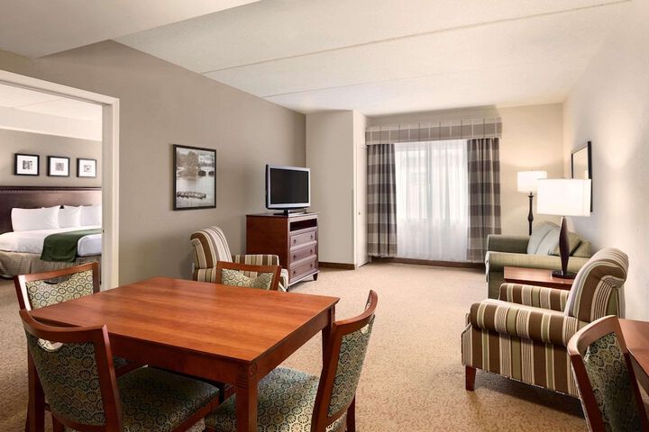 Country Inn & Suites by Radisson Buffalo South I-90, NY