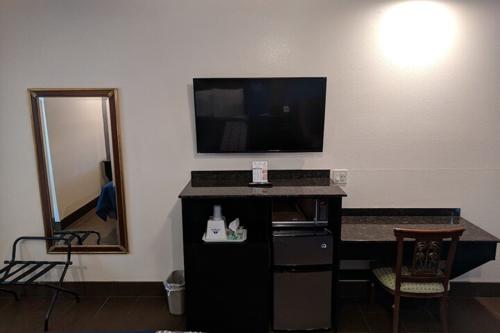 Room 36 of 60