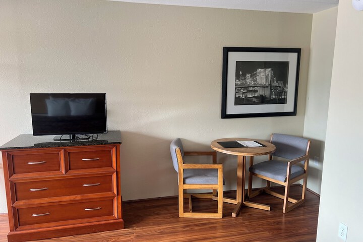 Room 96 of 443
