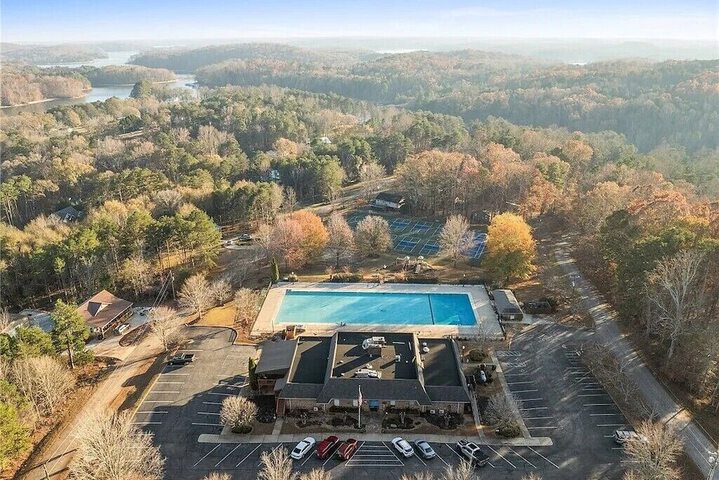 Zoka - Modern Mountain Retreat