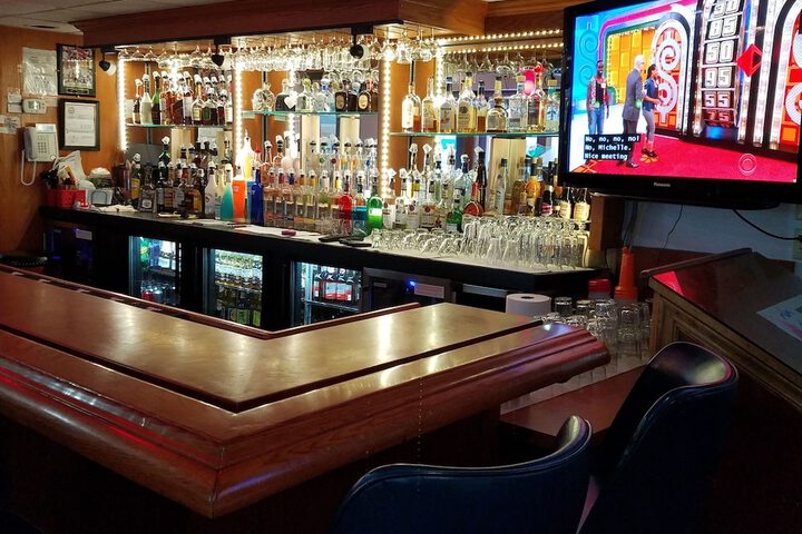 Lounge 45 of 51