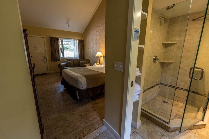 Room 32 of 63