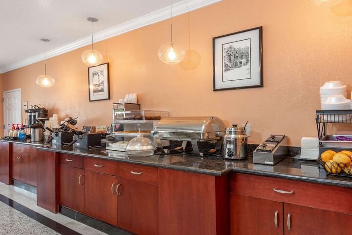 Breakfast/Coffee Service 25 of 30