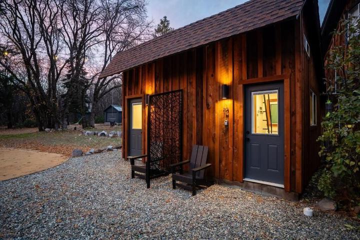 Basecamp Lodge