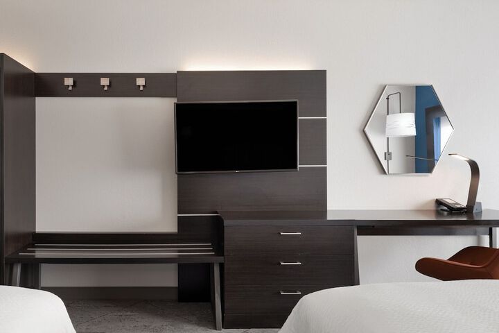 Holiday Inn Express and Suites West Memphis by IHG