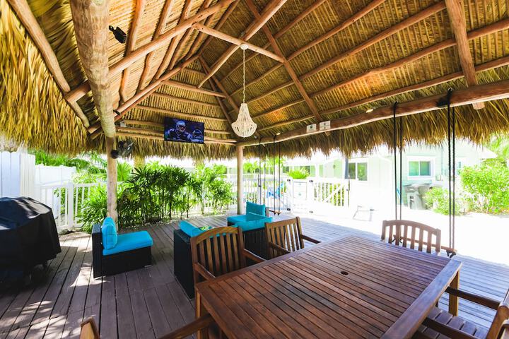 Tropical Breeze Resort