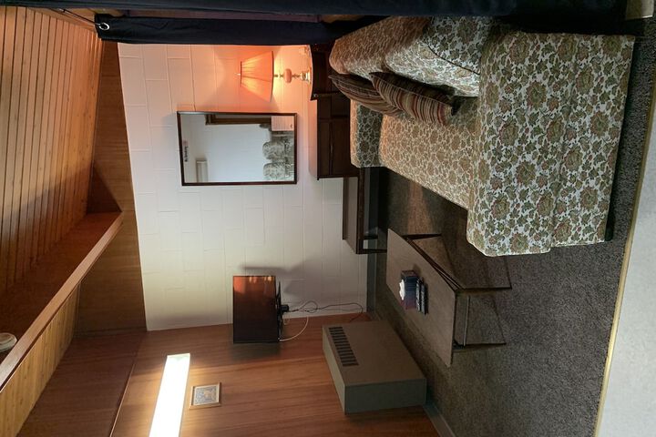 Room 14 of 34