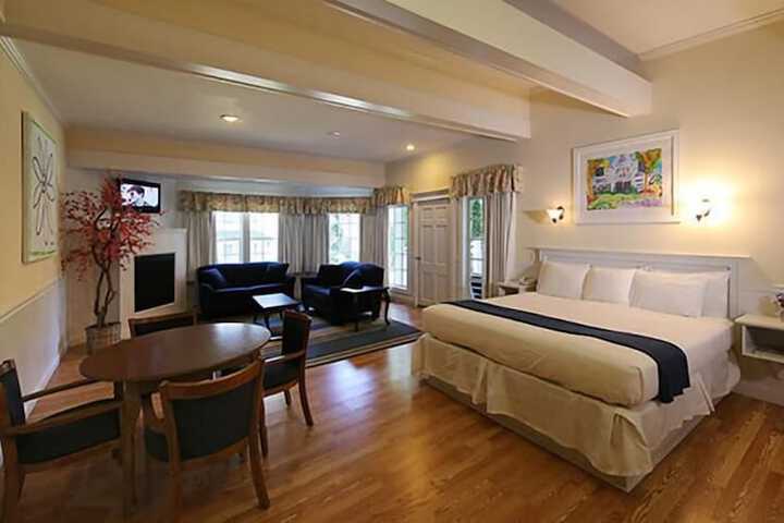 Room 17 of 51