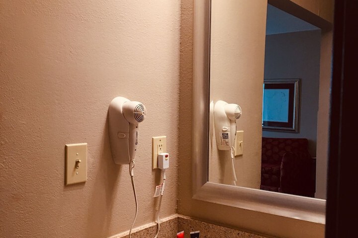 Room 46 of 48