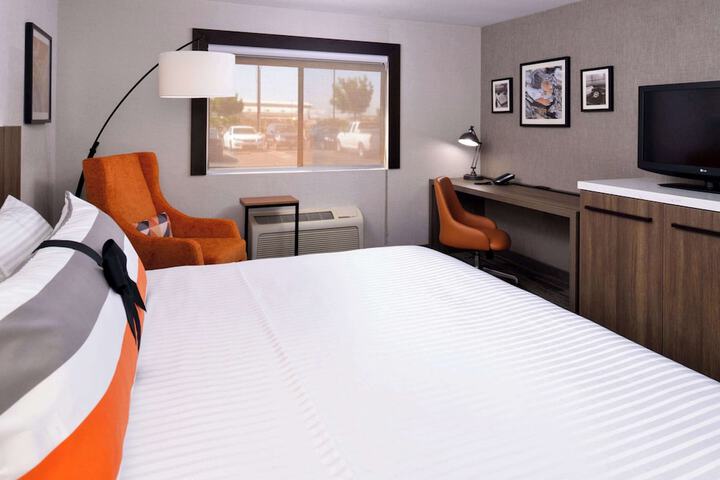 Room 8 of 44