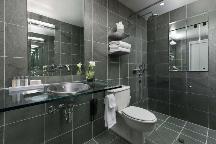 Room 12 of 26
