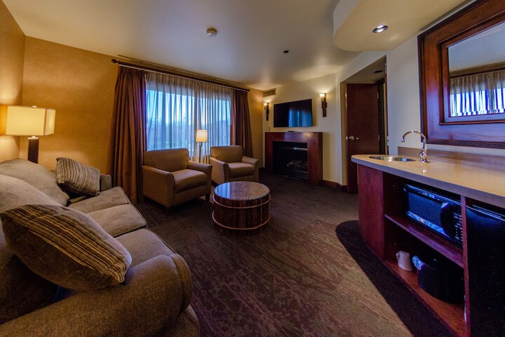 Lodge at Feather Falls Casino