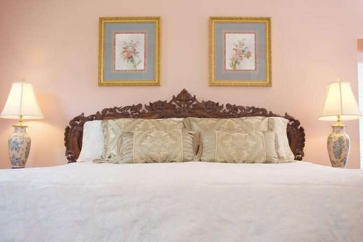 Lookaway Inn