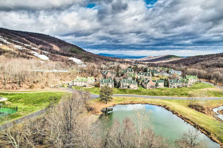 Hike Bike & Swim: Mountain Escape w / Deck