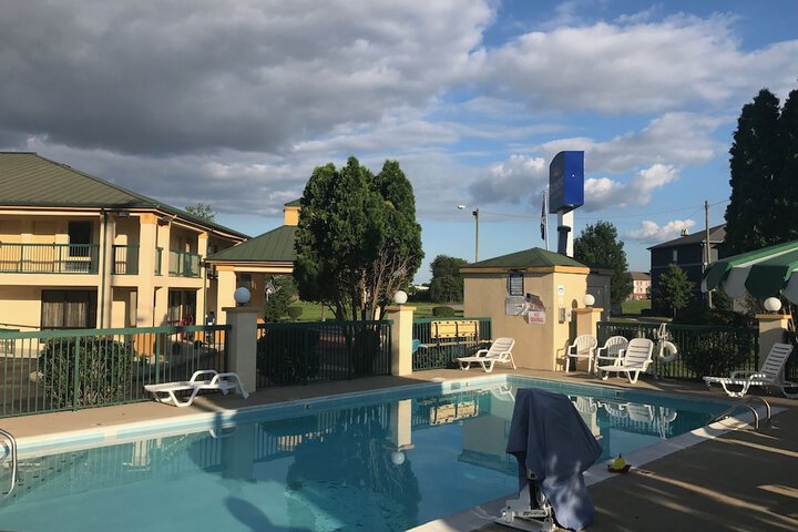 Pool 4 of 25