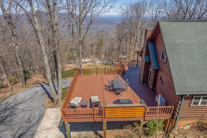Scenic Mountain Comfort 4Br Family Getaway