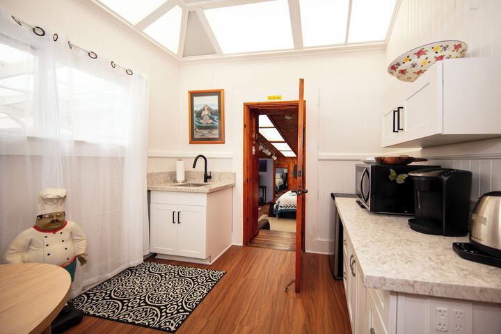 Aloha Junction Bed and Breakfast
