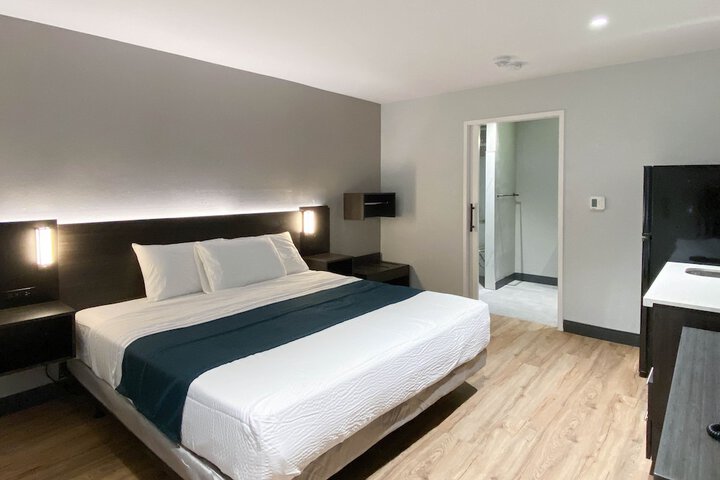 Studio 6 Suites – Stockton CA – Waterfront