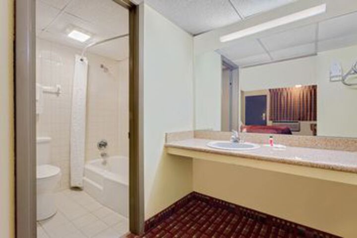DAYS INN WILLIAMSBURG