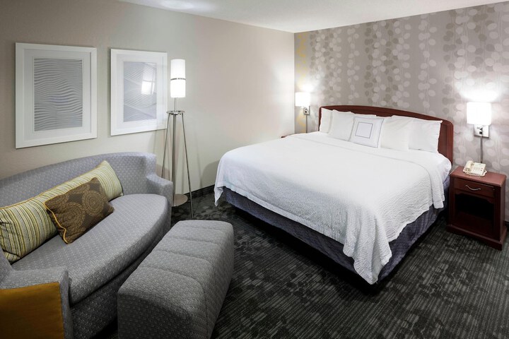 Room 16 of 32
