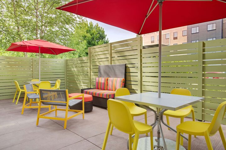 Terrace/Patio 29 of 33