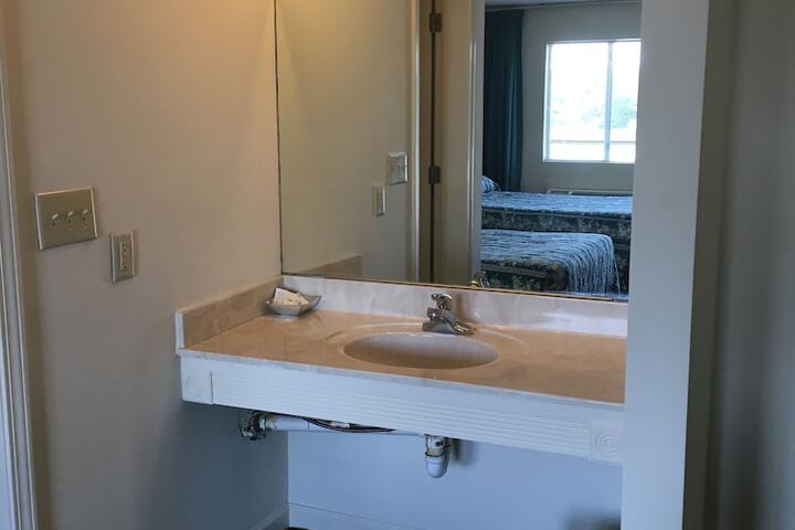 Room 7 of 16