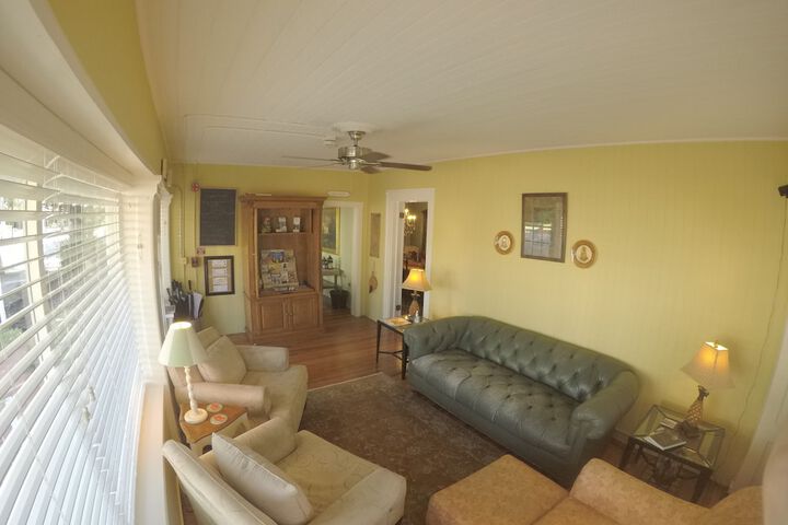 Room 30 of 53