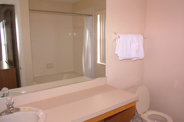 Room 12 of 18