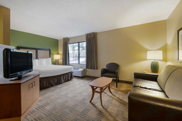 Room 19 of 34