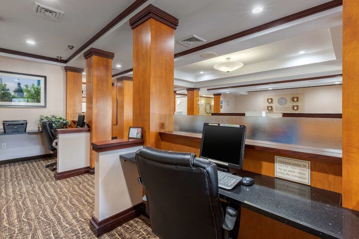 Business Center 51 of 51