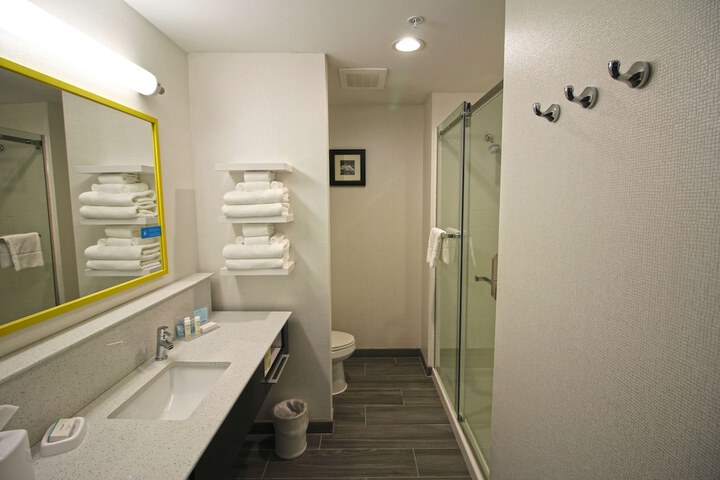Room 16 of 37