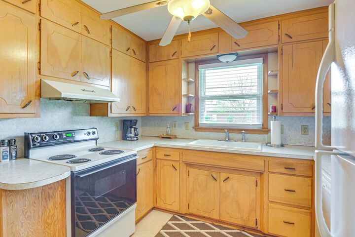 Walk to Restaurants: Stockton Home w / Game Room