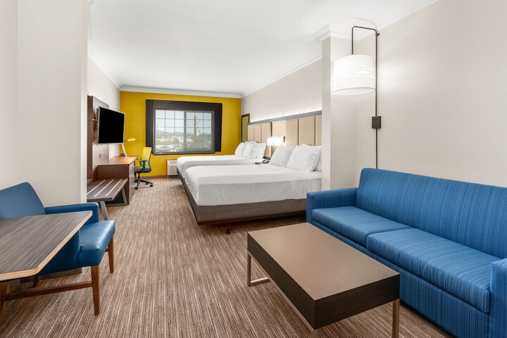 Holiday Inn Express & Suites Klamath Falls Central by IHG