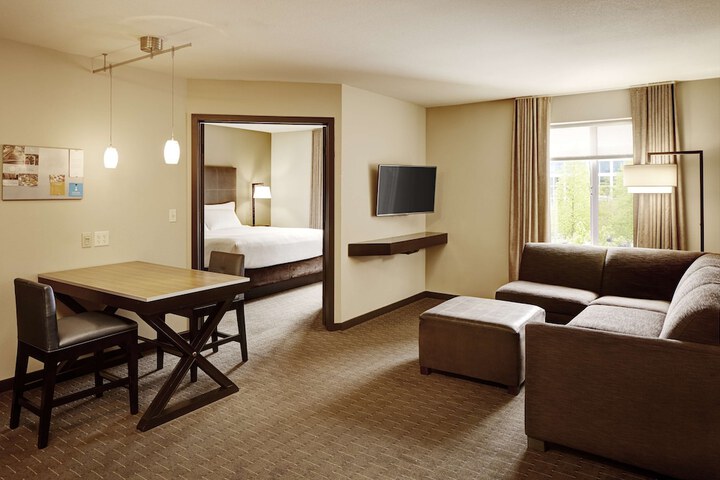 Room 14 of 33