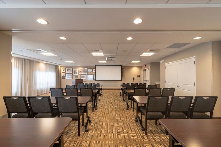 Staybridge Suites Marquette by IHG