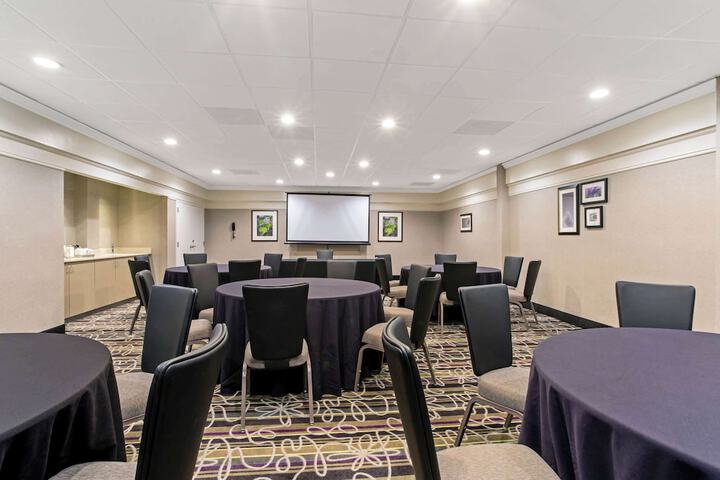 La Quinta Inn & Suites by Wyndham Boston-Andover